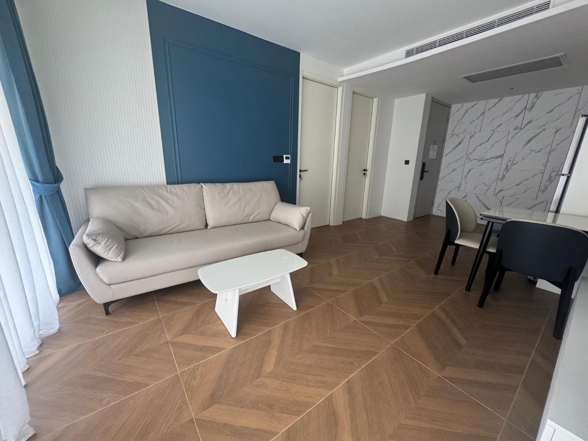 Interior view of 1-Bedroom Foreign Freehold Condo in Sunshine Kora on the Layan Beachroad