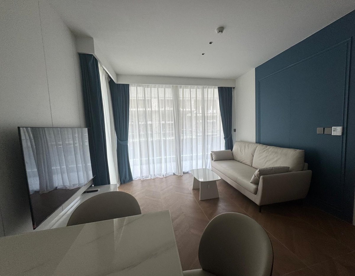 Interior view of 1-Bedroom Foreign Freehold Condo in Sunshine Kora on the Layan Beachroad