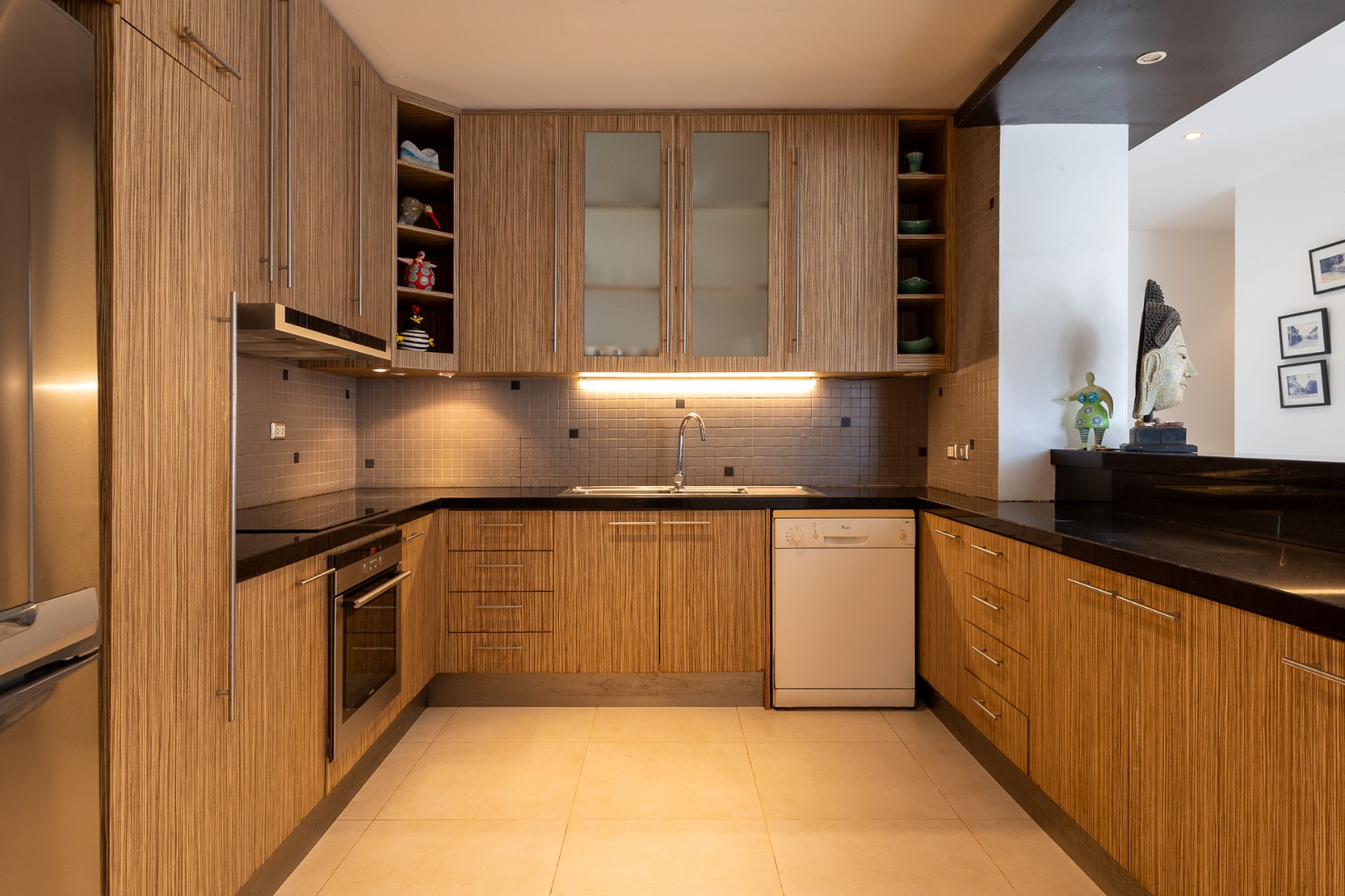 Interior view of Stylish 3-Bedroom Lotus Gardens Layan Foreign Freehold Condo for Sale