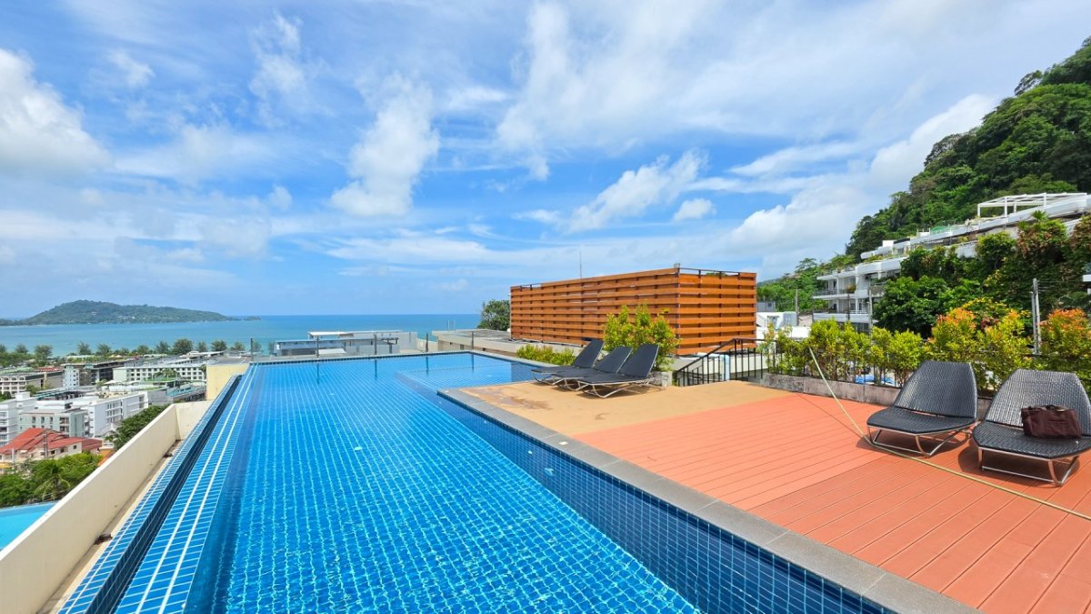 Sea View Penthouse, 3-Bedrooms, with Private Rooftop Terrace in Patong for Sale
