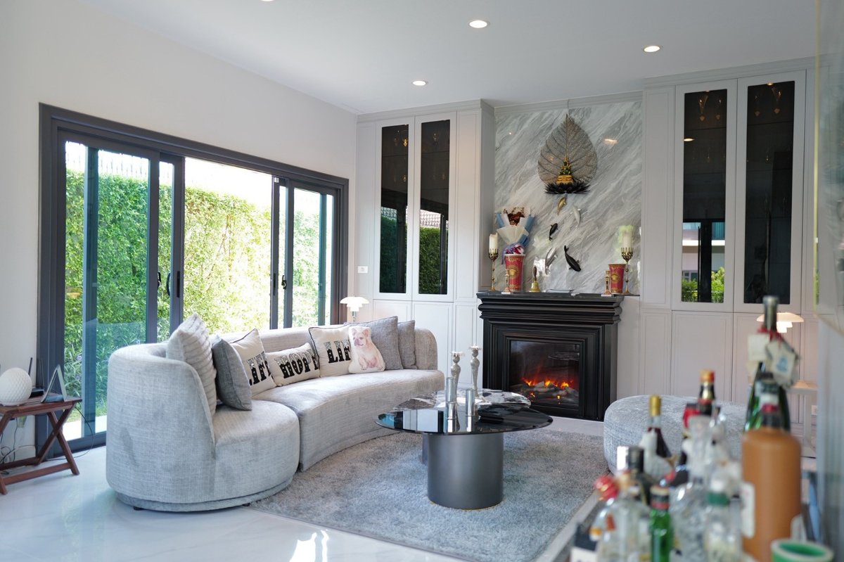 Interior view of Spacious 3-Bedroom Executive Modern House in Supalai Lake Ville, Ko Kaeo, Phuket