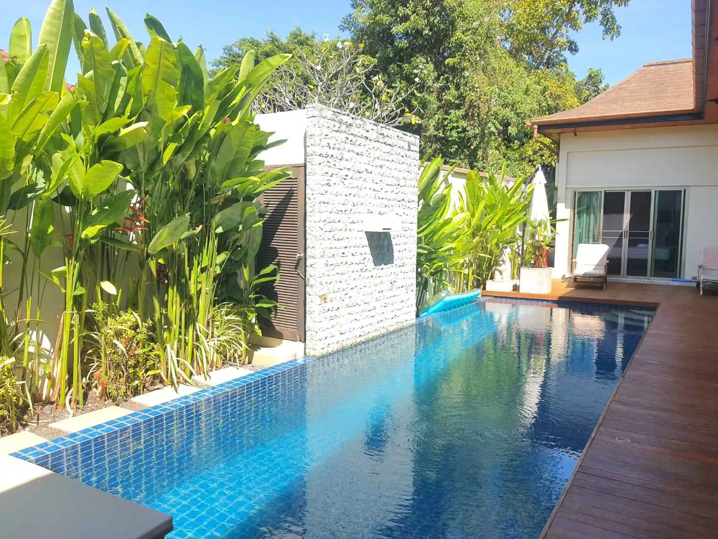 Interior view of 4 Bedroom Pool Villa in Two Villas Kok Yang Estate in Naiharn for Sale