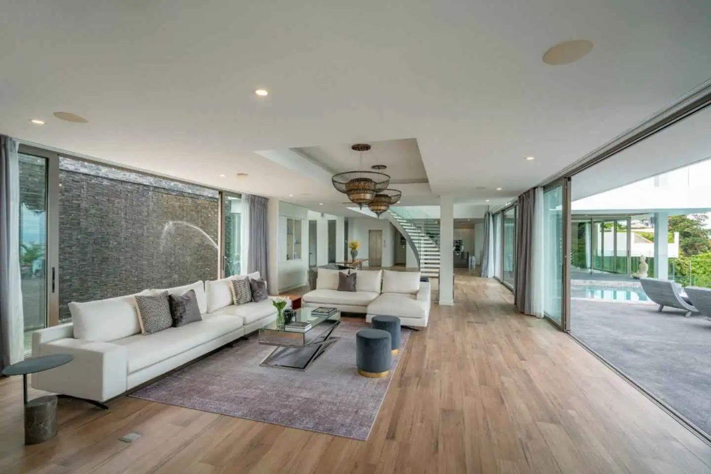 Millionaires’ Mile Sea View Villa for Sale in Kamala Phuket - Villa Silver Moon - Cape Amarin Estate - Photo 6