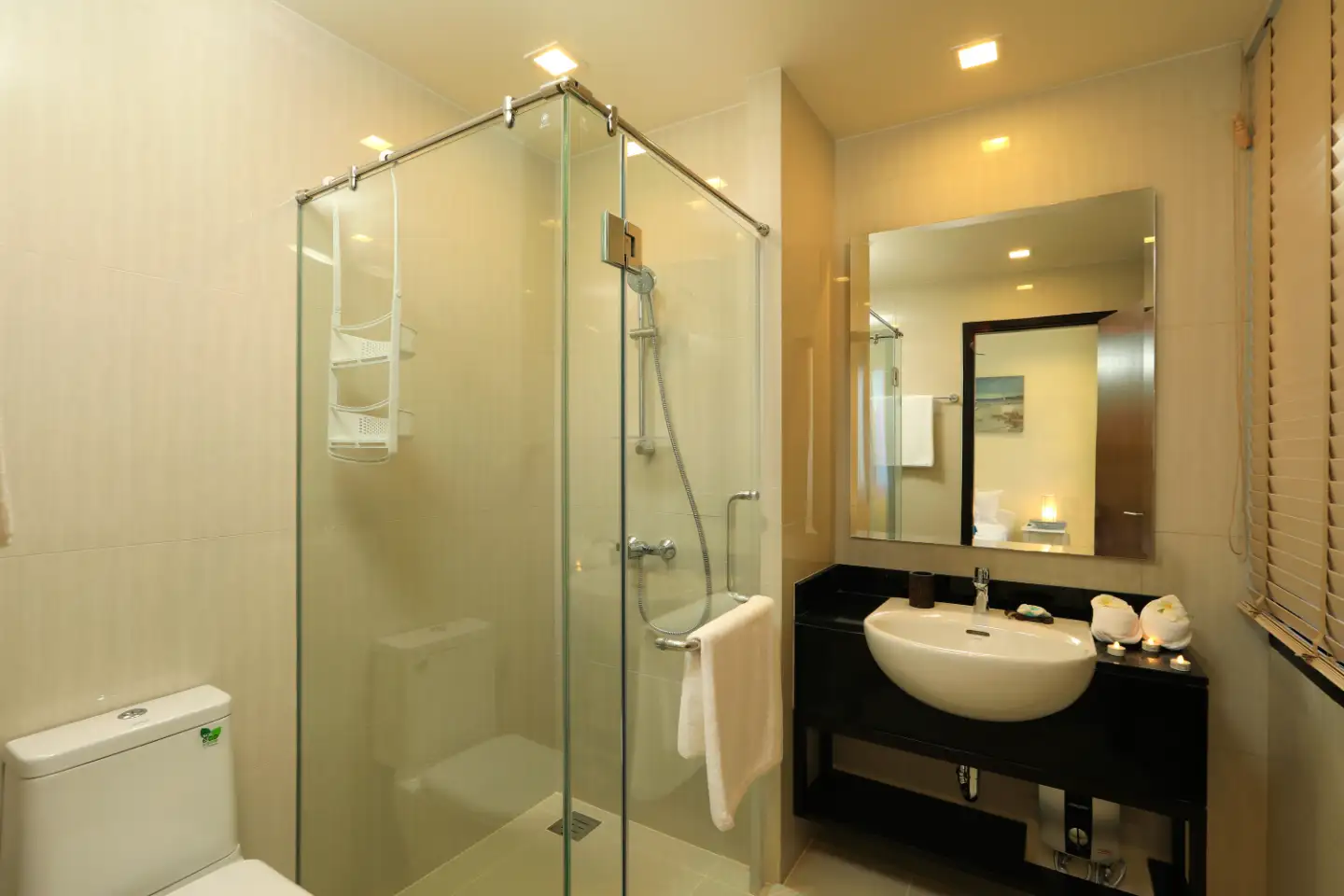 Interior view of Nicely Furnished 3 Bedroom Townhouse In Laguna Park
