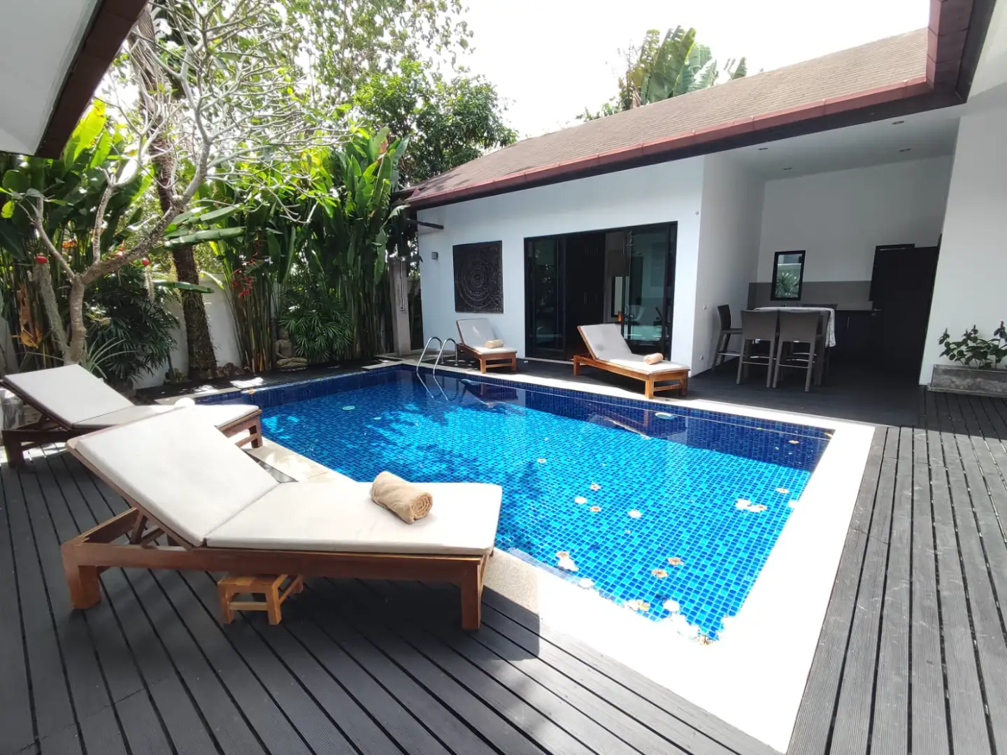 Exterior view of Tropical Pool Villa In Cherngtalay