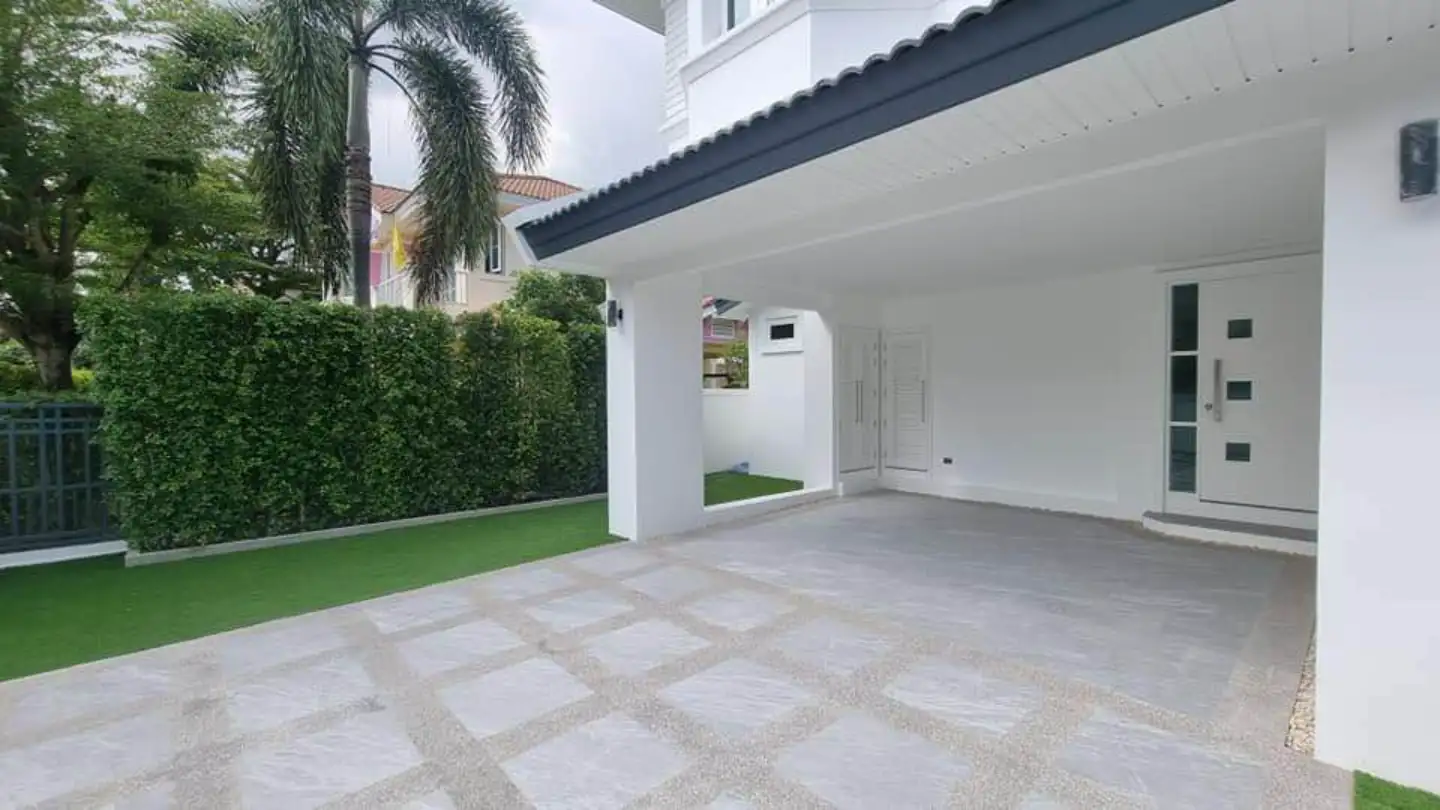 Exterior view of Recently Renovated Pool Villa In Land And House, Chalong