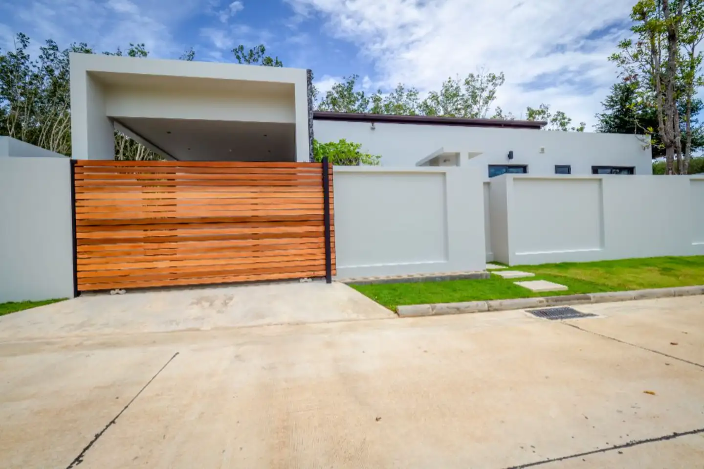 Botanica Modern Loft – 4 Bedroom - Photo 5
