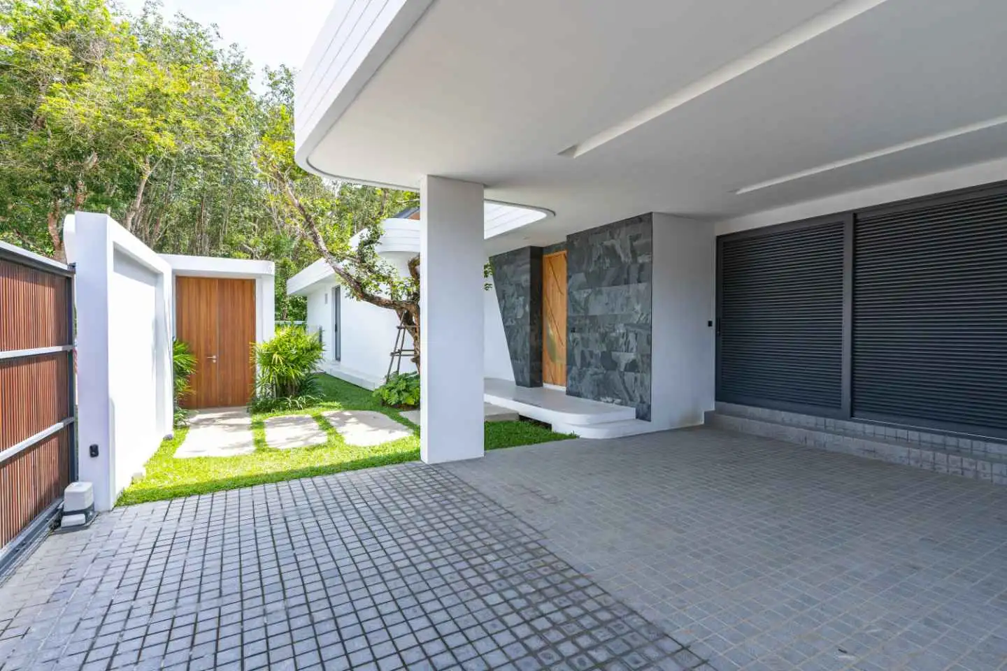 5 Bedroom Luxurious Pool Villa for Sale at Botanica Sky Valley – Type B - Photo 6