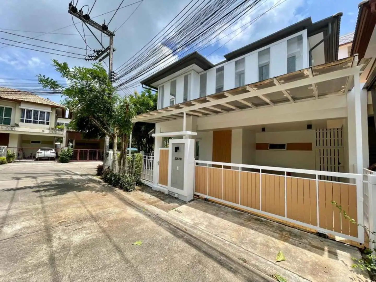 Renovated 3 Bedroom House For Sale In Paklok