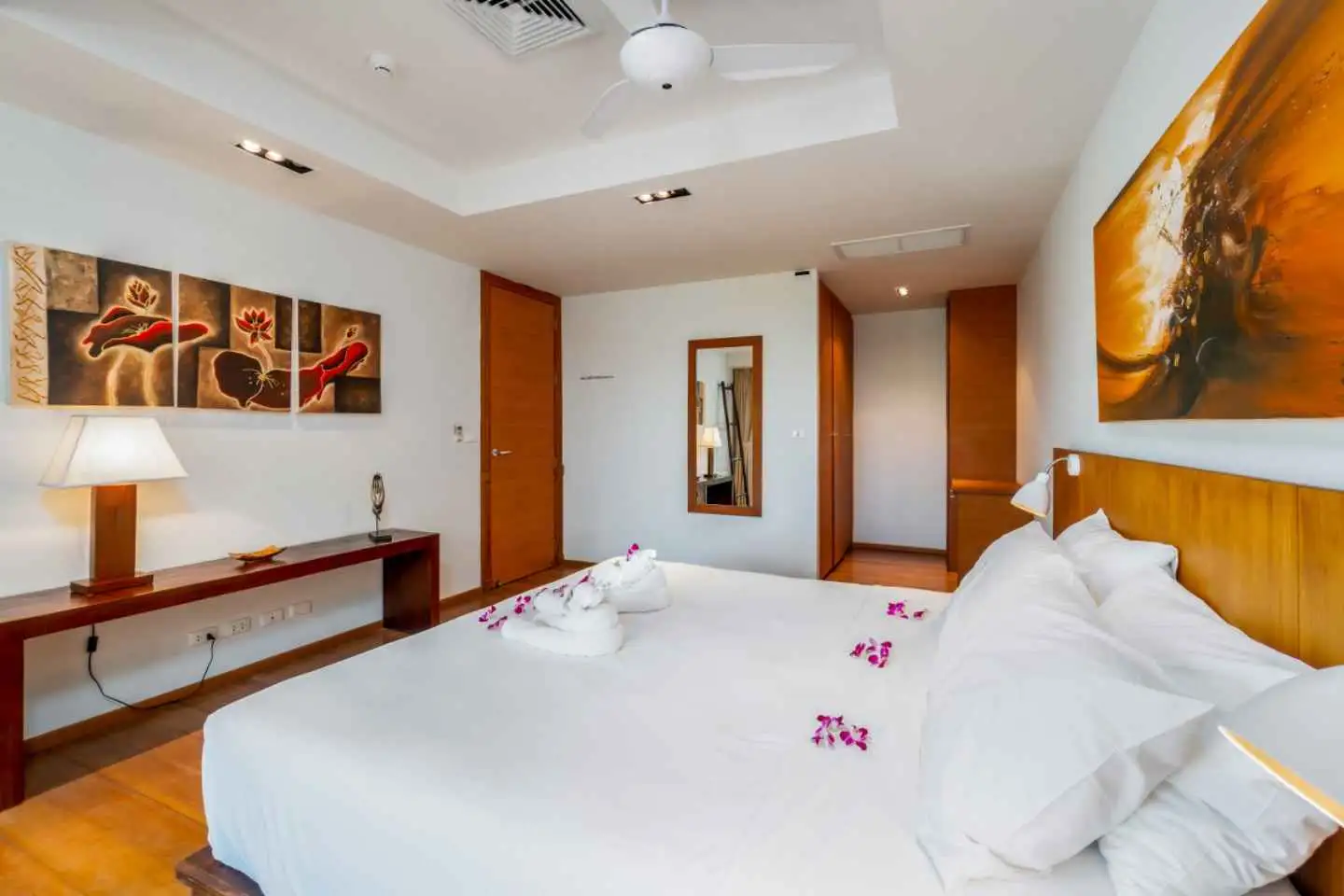 Interior view of 2 Bedroom Foreign Freehold Condo for Sale in Surin Sabai