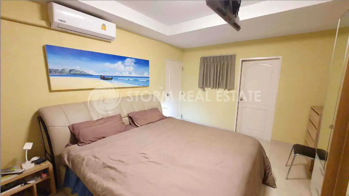 Interior view of 2 Bedroom Foreign Freehold Condo In Patong Loft