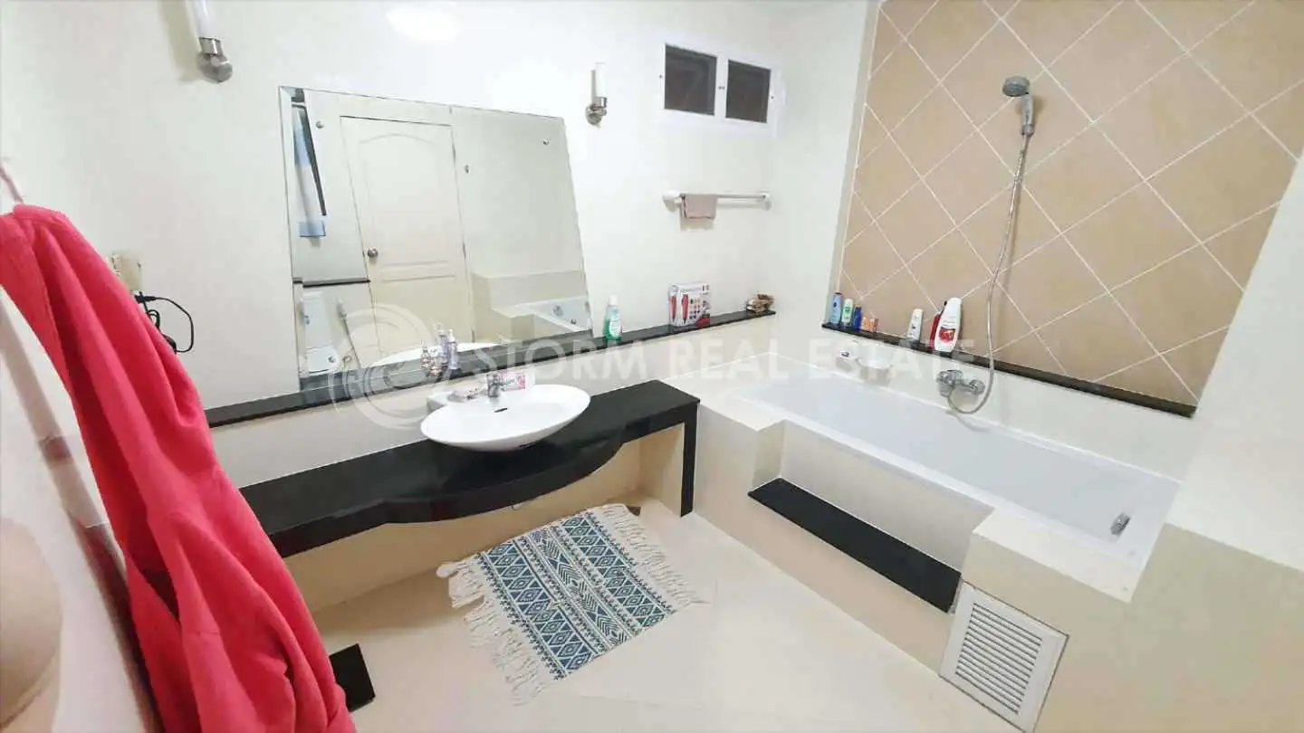 Interior view of 2 Bedroom Foreign Freehold Condo In Patong Loft