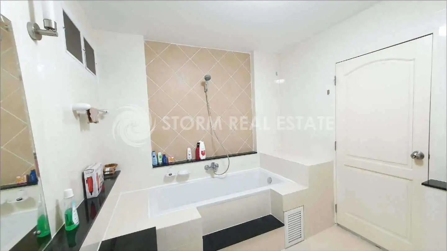 Interior view of 2 Bedroom Foreign Freehold Condo In Patong Loft