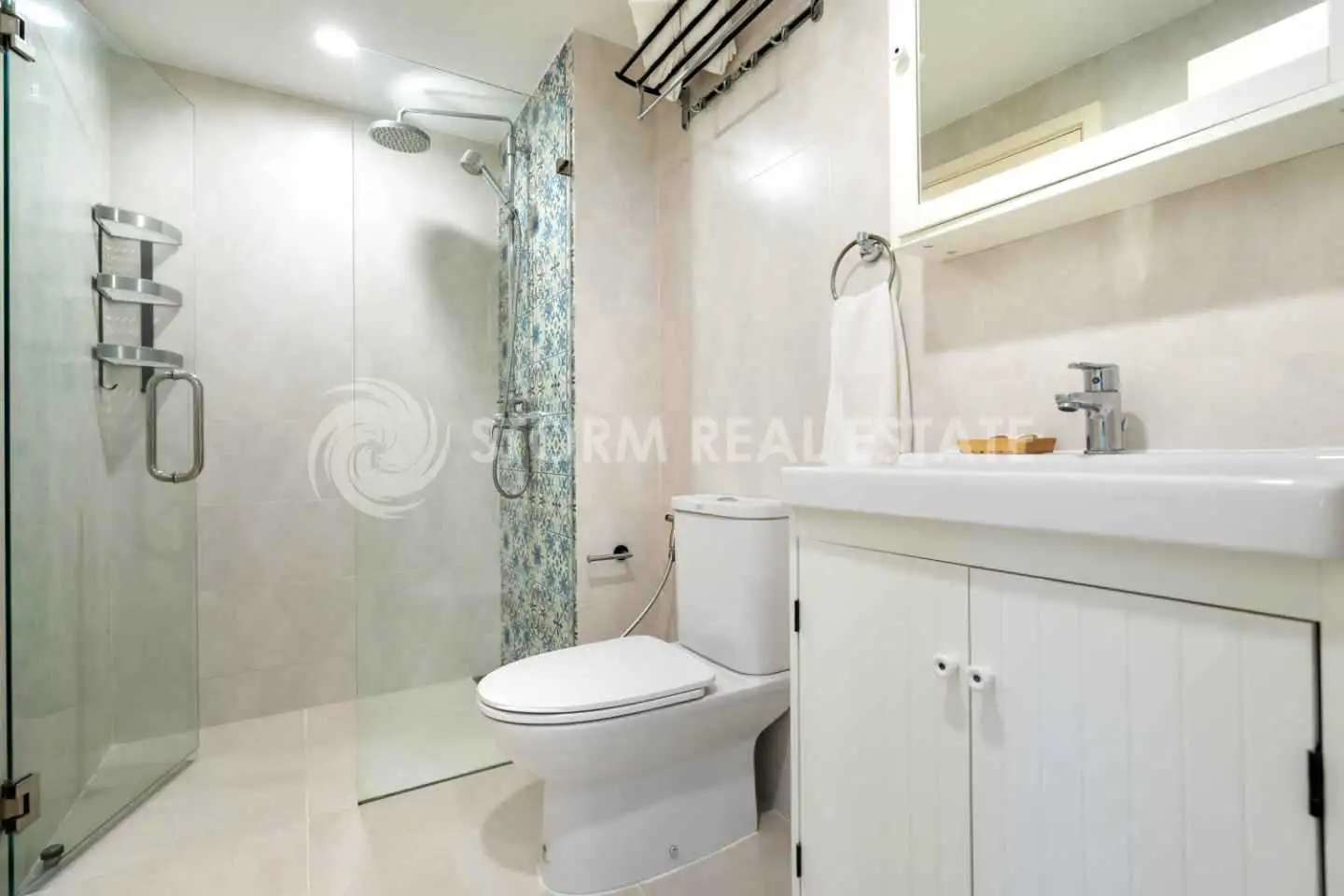 Interior view of 2 Bedroom Foreign Freehold Condo In Title Naiyang