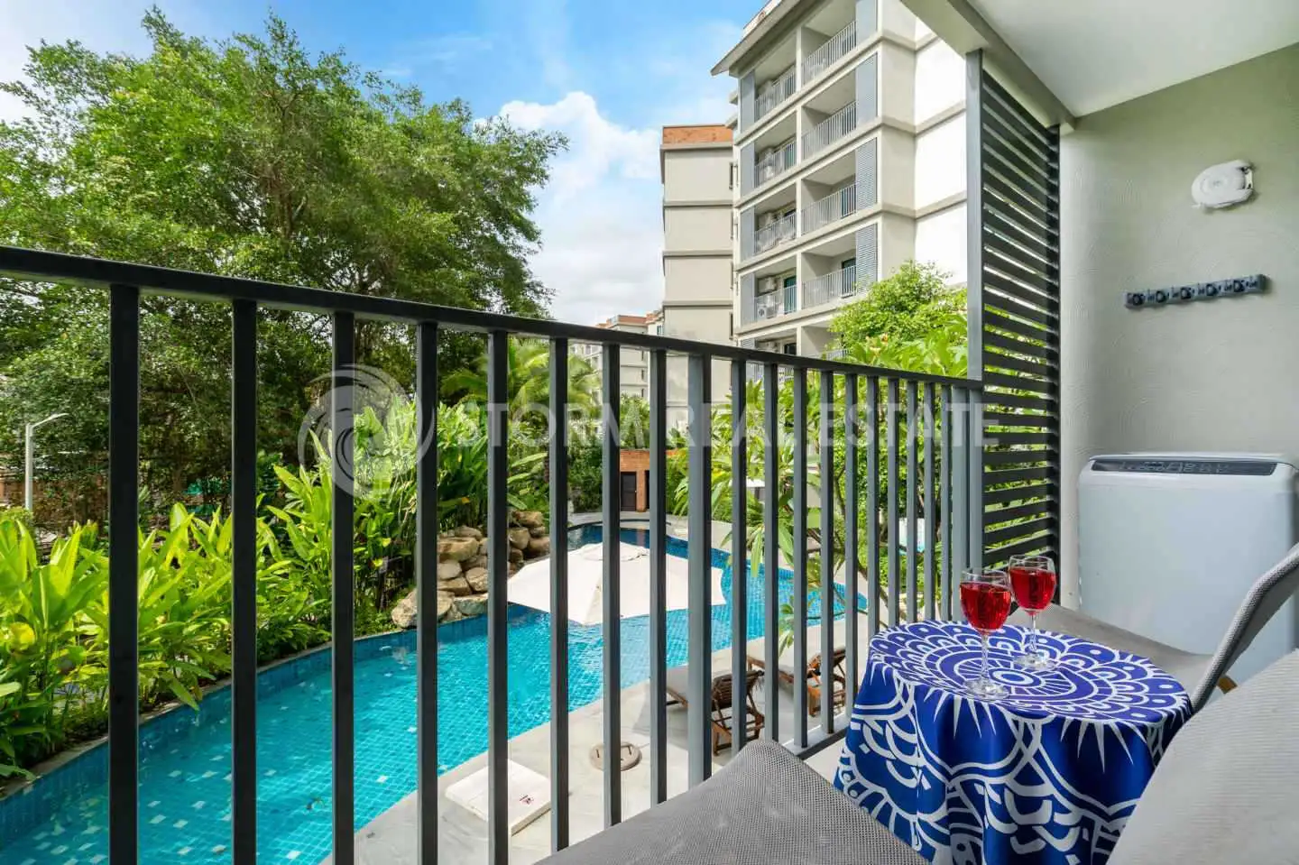 Interior view of 2 Bedroom Foreign Freehold Condo In Title Naiyang