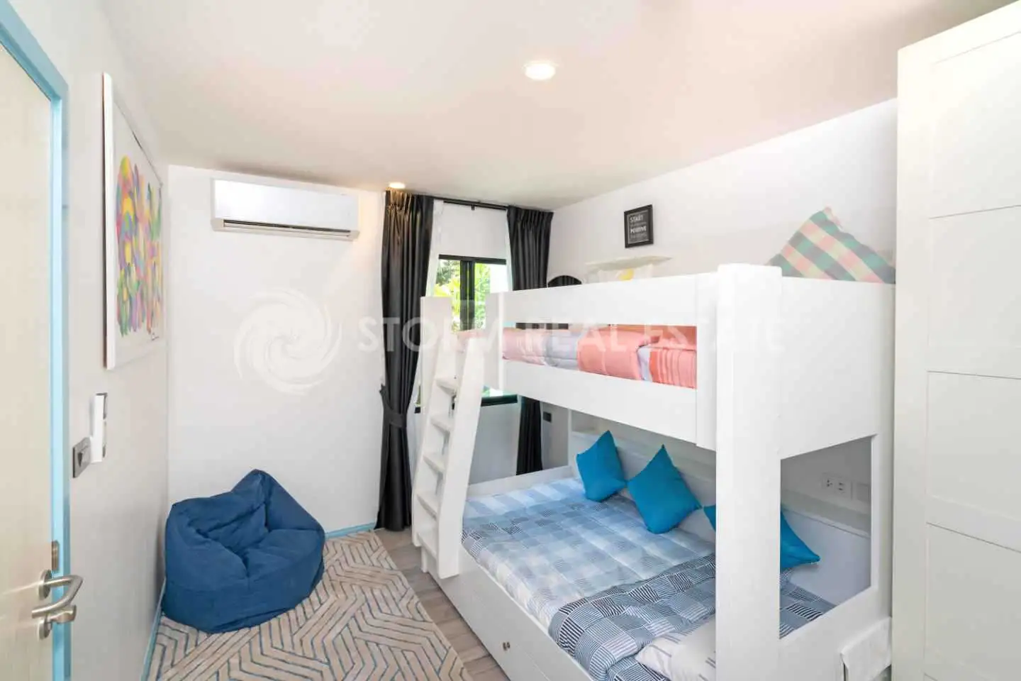 Interior view of 2 Bedroom Foreign Freehold Condo In Title Naiyang
