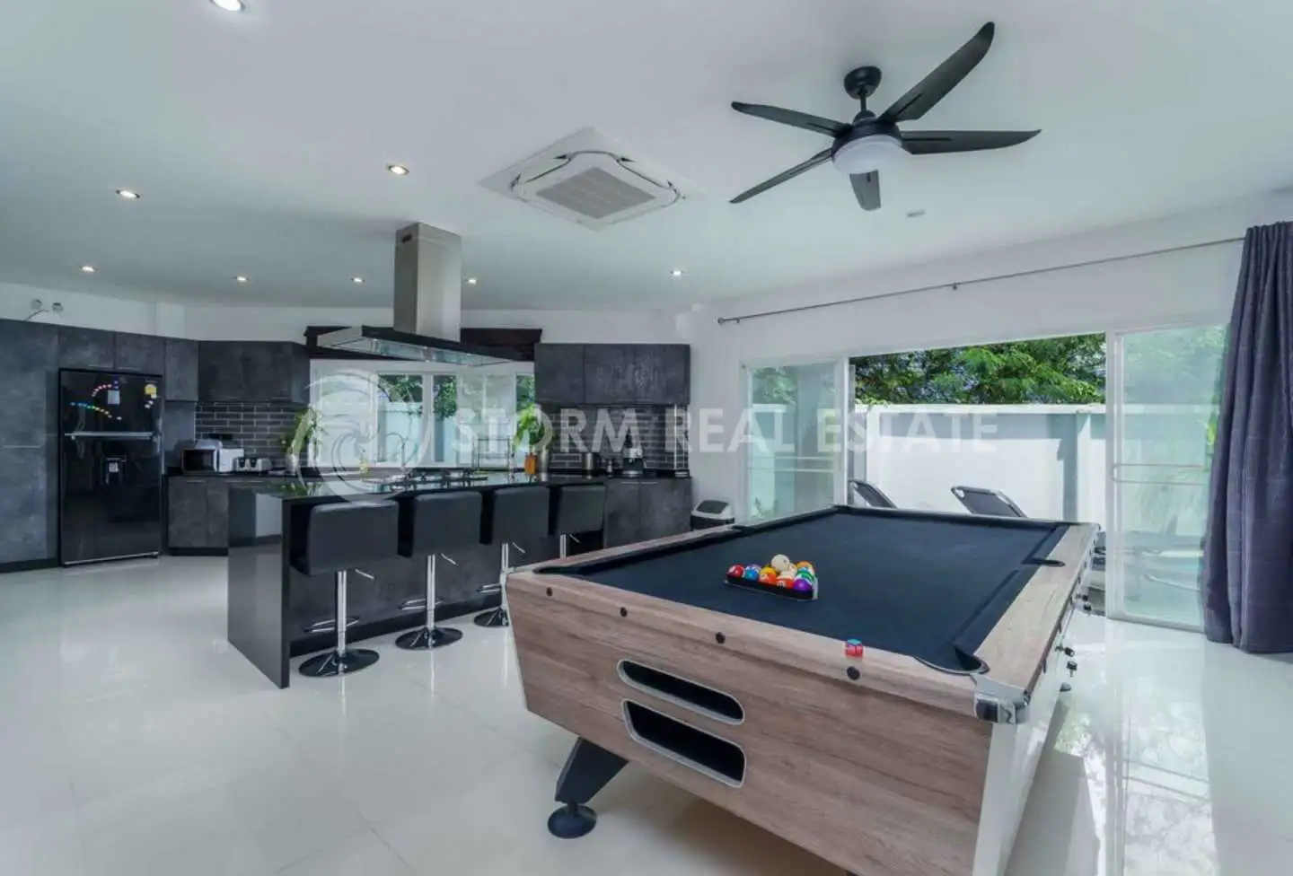 Exterior view of Spacious Ready-to-move-in 4-Bedroom Pool Villa for Sale in Rawai