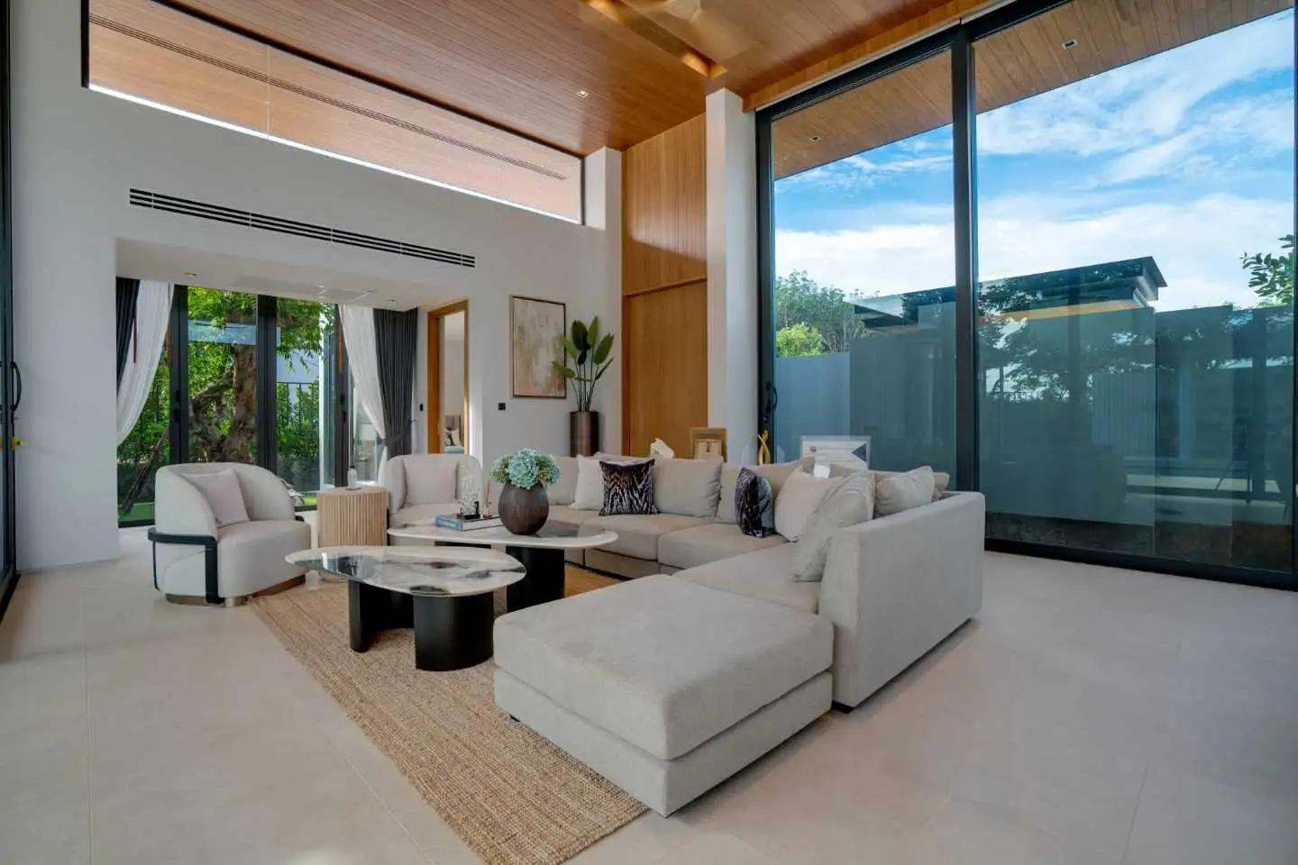4 Bedroom Modern Elegant Design Villa for Sale at Botanica Grand Avenue – GFA Type Villa - Photo 20
