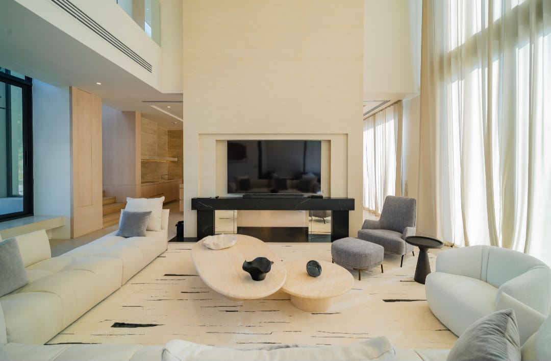 Luxury 5-Bedroom Two-story Villa in Lavish Estate, Chalong - Photo 4