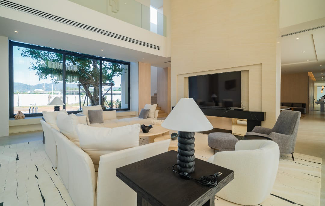Luxury 4-Bedroom Two-story Villa in Lavish Estate, Chalong - Photo 5