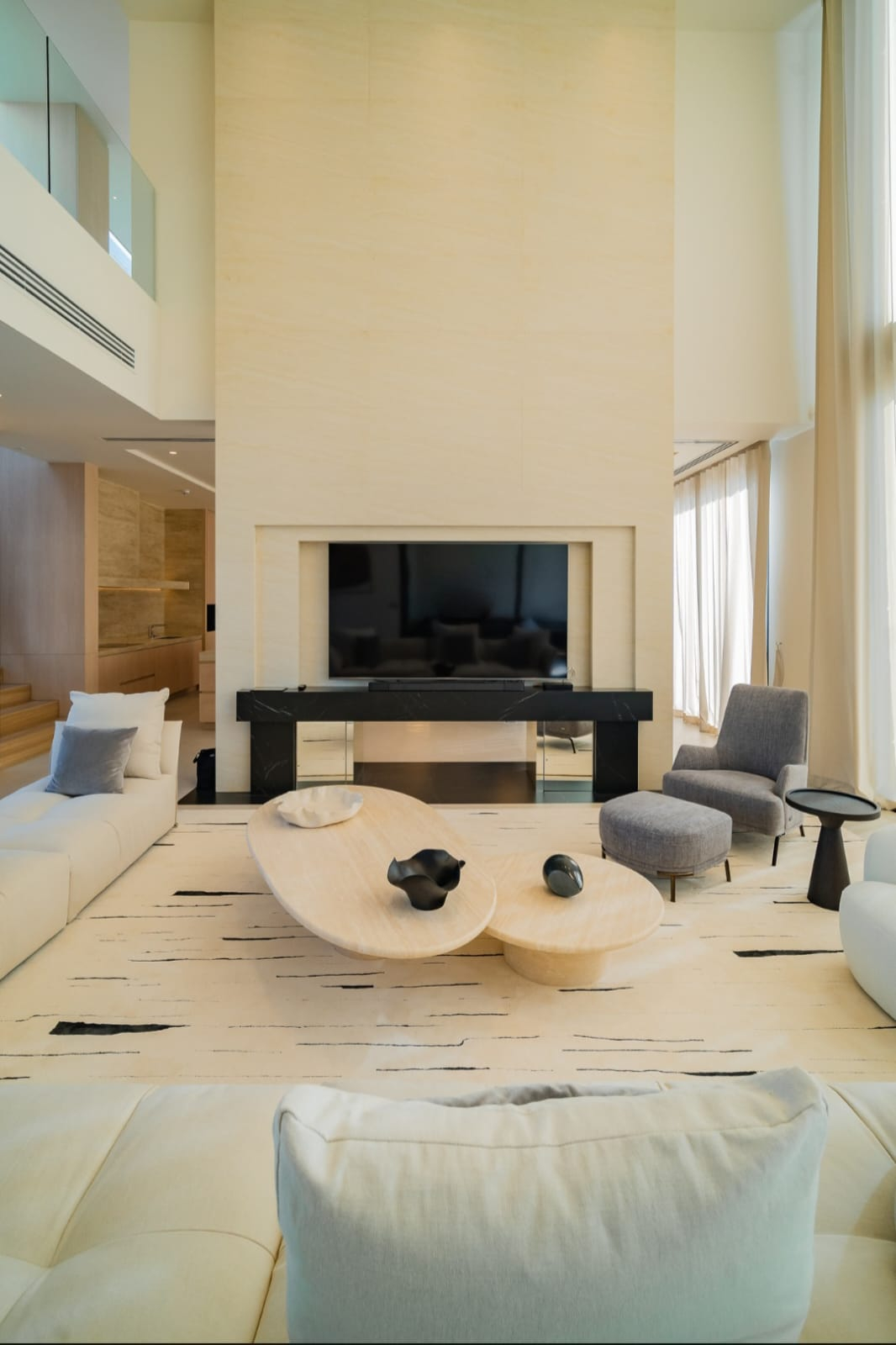 Luxury 4-Bedroom Two-story Villa in Lavish Estate, Chalong - Photo 7