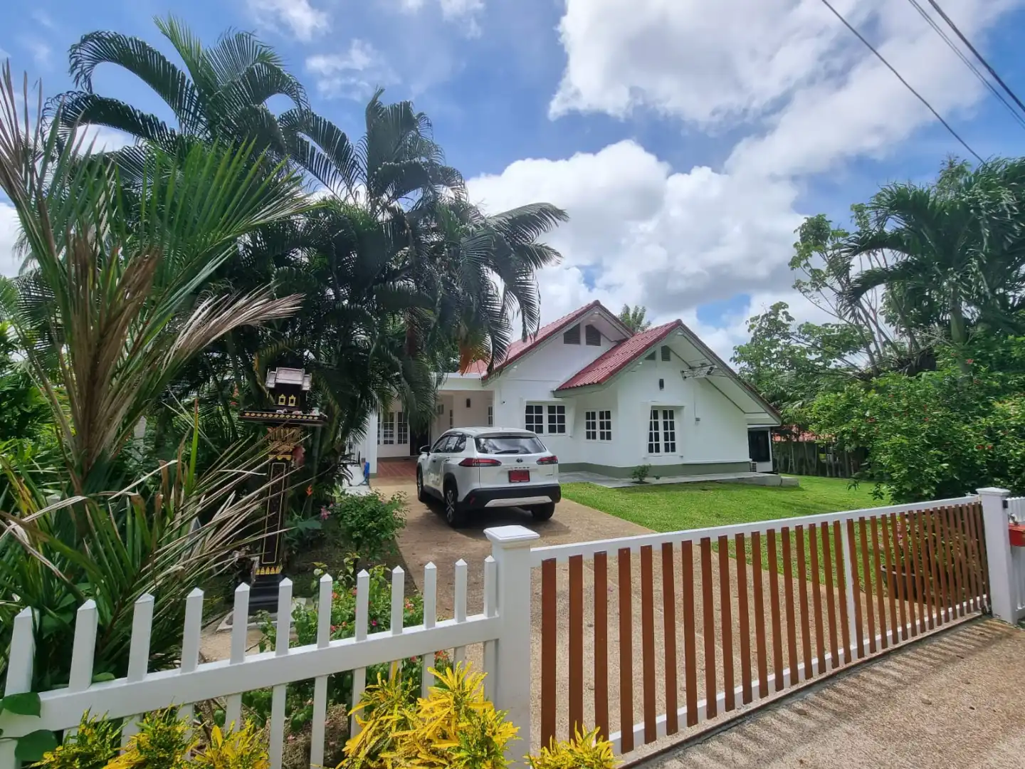 3 Bedroom House on Large Plot for Sale in Chalong