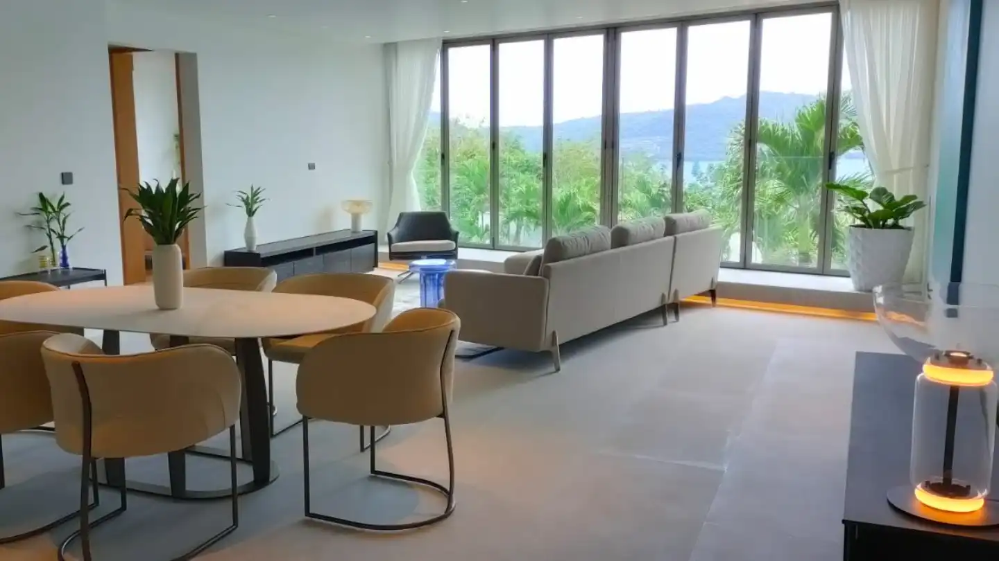 Interior view of Bluepoint Condo - 2 Bedroom Pool Access