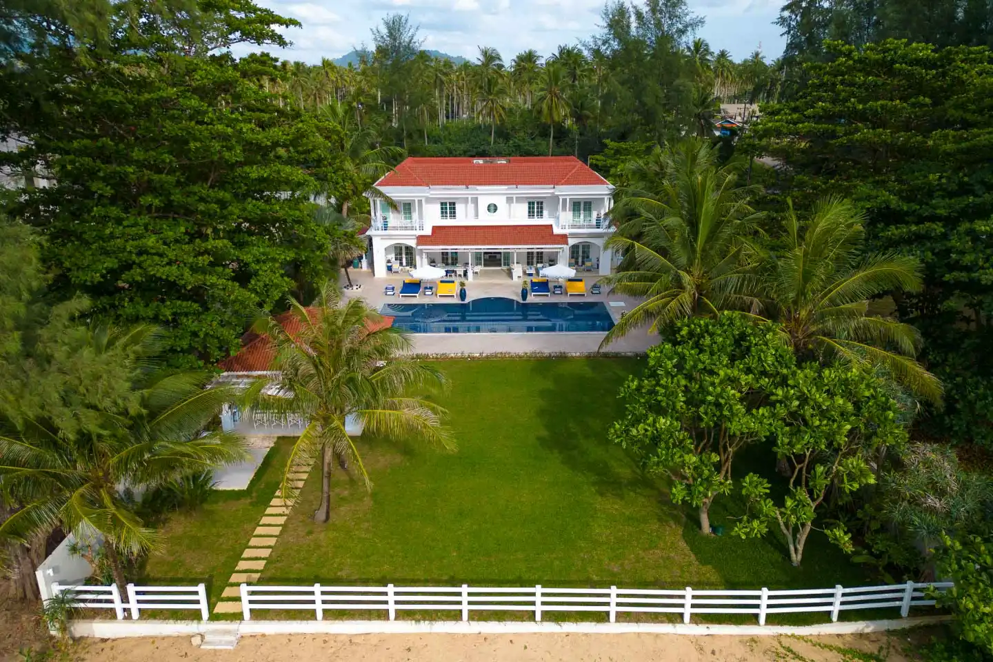 Carpe Diem Villa - Absolute Beachfront Mansion for Sale in Natai Beach - Photo 8