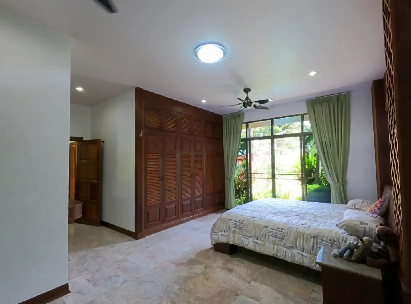 Interior view of 4 Bedroom Resale Villa Near Big Buddha