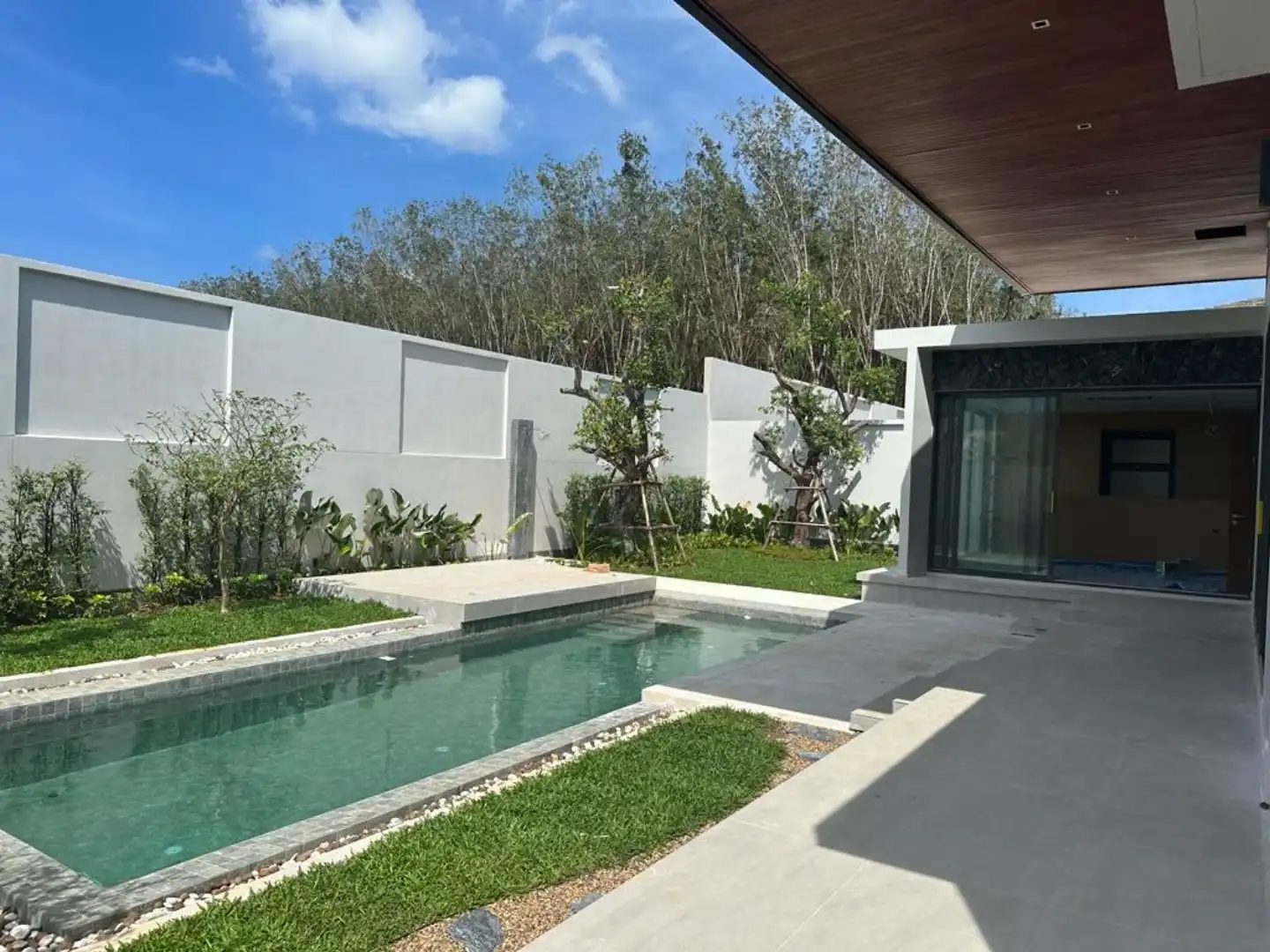 Botanica Modern Loft 3-Bedroom Resale from Private Owner - Photo 3