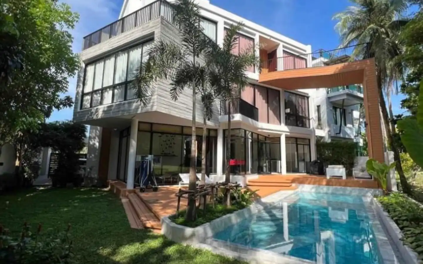 6 Bedroom Modern Pool Villa in Phuket Country Golf Club