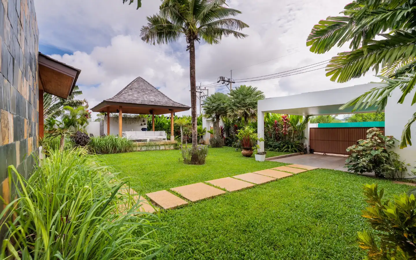 Interior view of 4 Bedroom Luxury Villa with Massive Land Plot