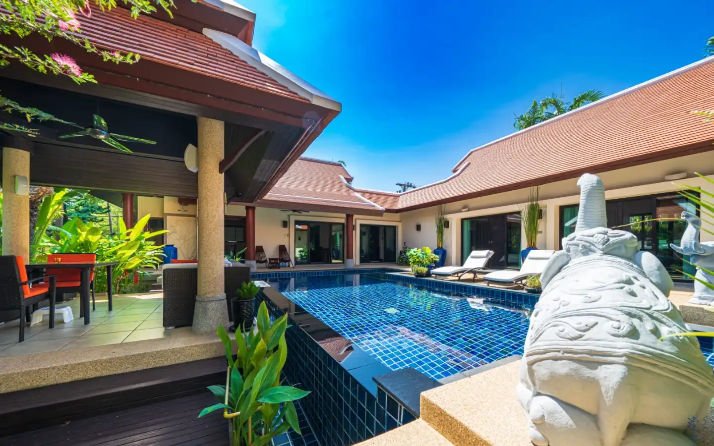 Luxury 4-Bedroom Villa on Generous Land Plot in Baan Bua Naiharn for Sale - Photo 7