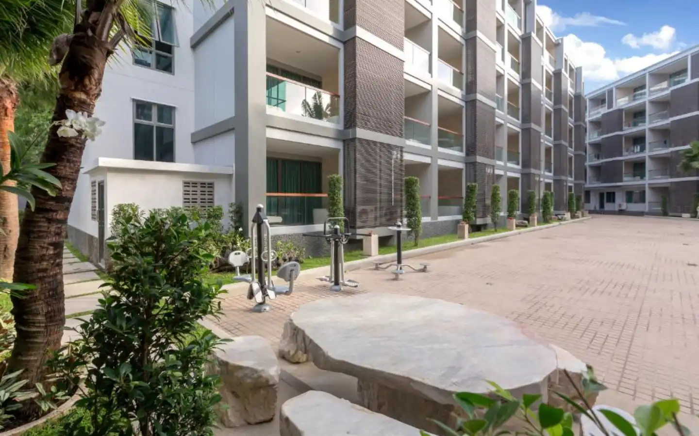 Interior view of Foreign Freehold 2-Bedroom Condo for Sale at Bangtao Regent