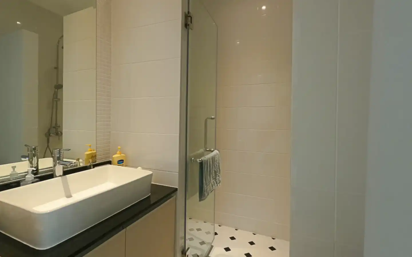Interior view of 2 Bedroom Resale Condo at Kamala Falls