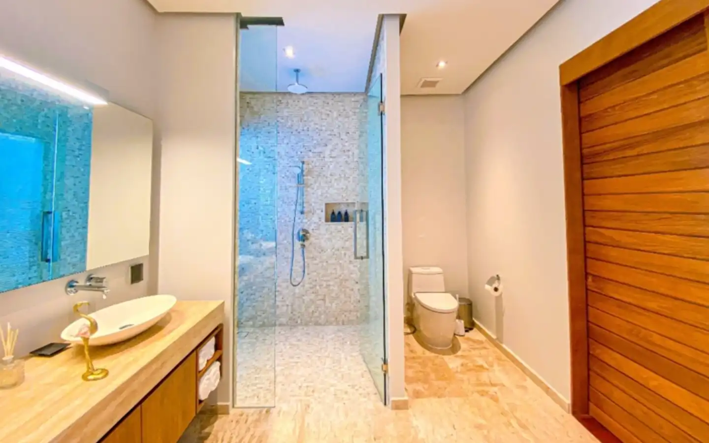Interior view of Luxurious 2 Bedroom Resale Villa in Anchan Hills on Pasak 8, Cherngtalay, Phuket