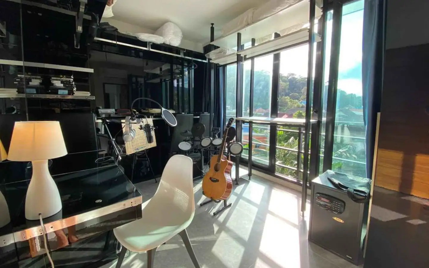 Interior view of 3 Bedroom Lakefront Townhome for Sale in Kamala