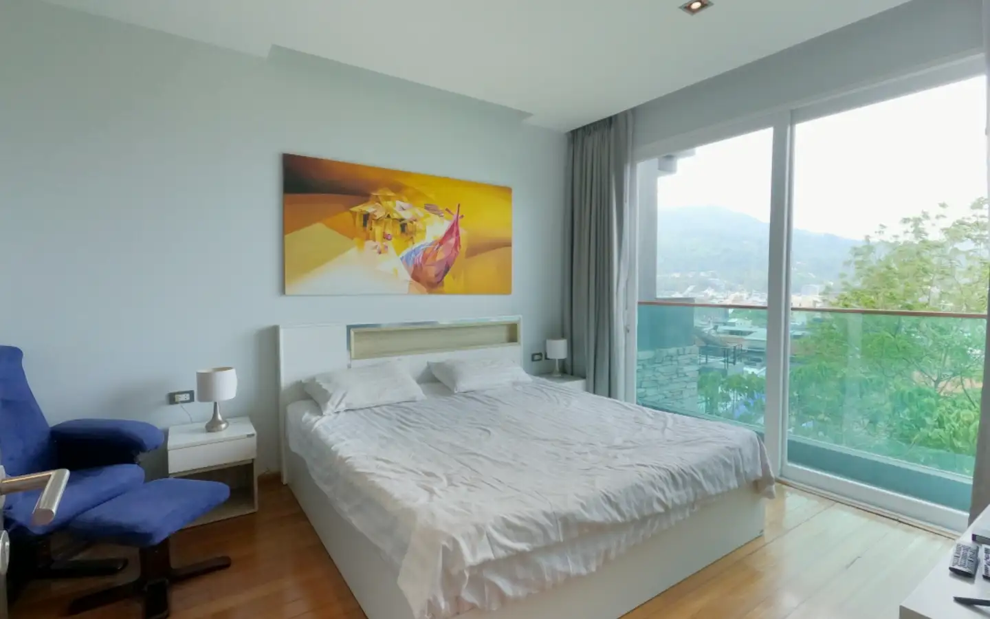 Exterior view of Foreign Freehold Condo for Sale at Emerald Terrace, Patong