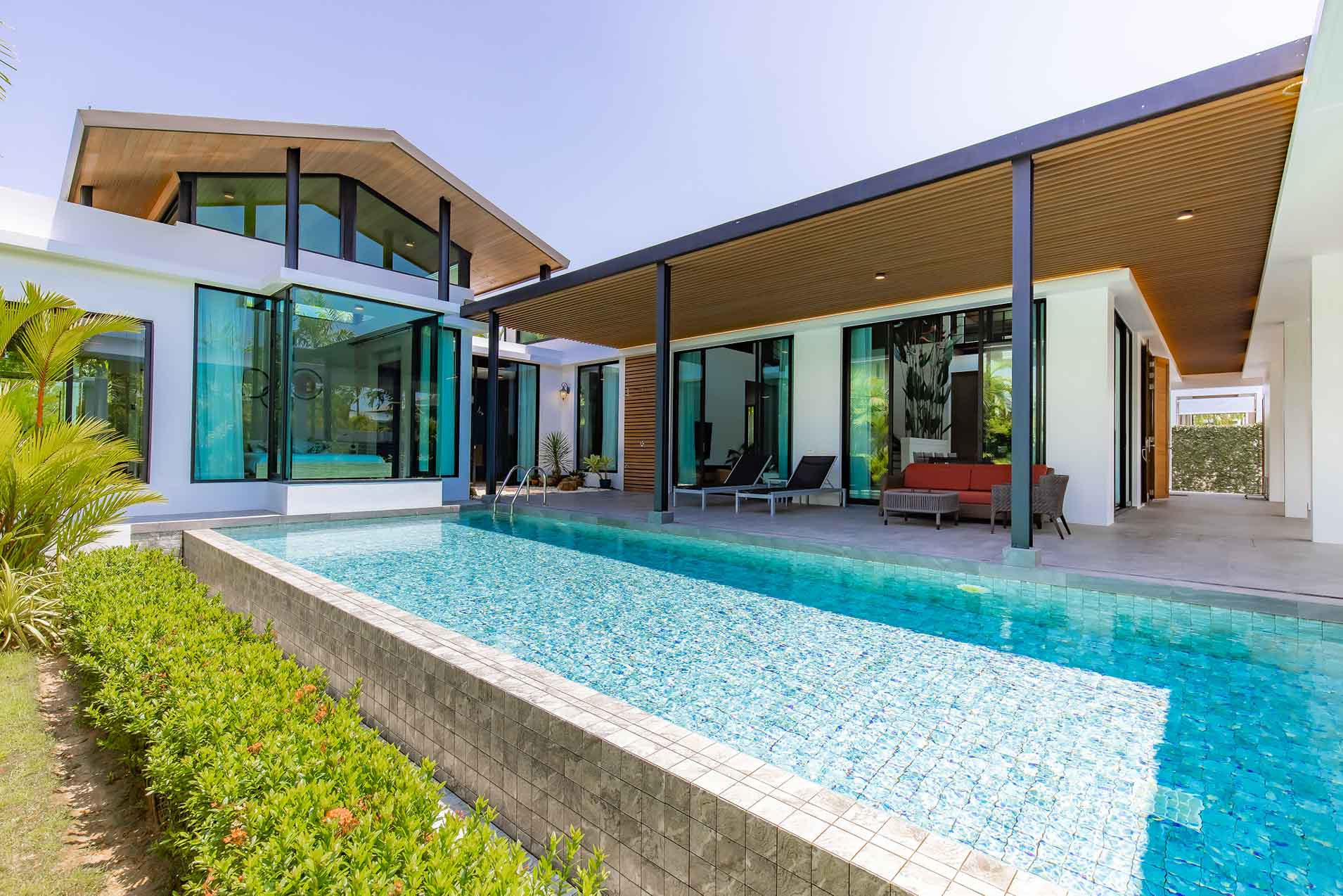 Luxury 4 Bedroom Gallery Loft Pool Villa for Sale in Nai Harn Baan Bua - Baan Varij - Photo 2
