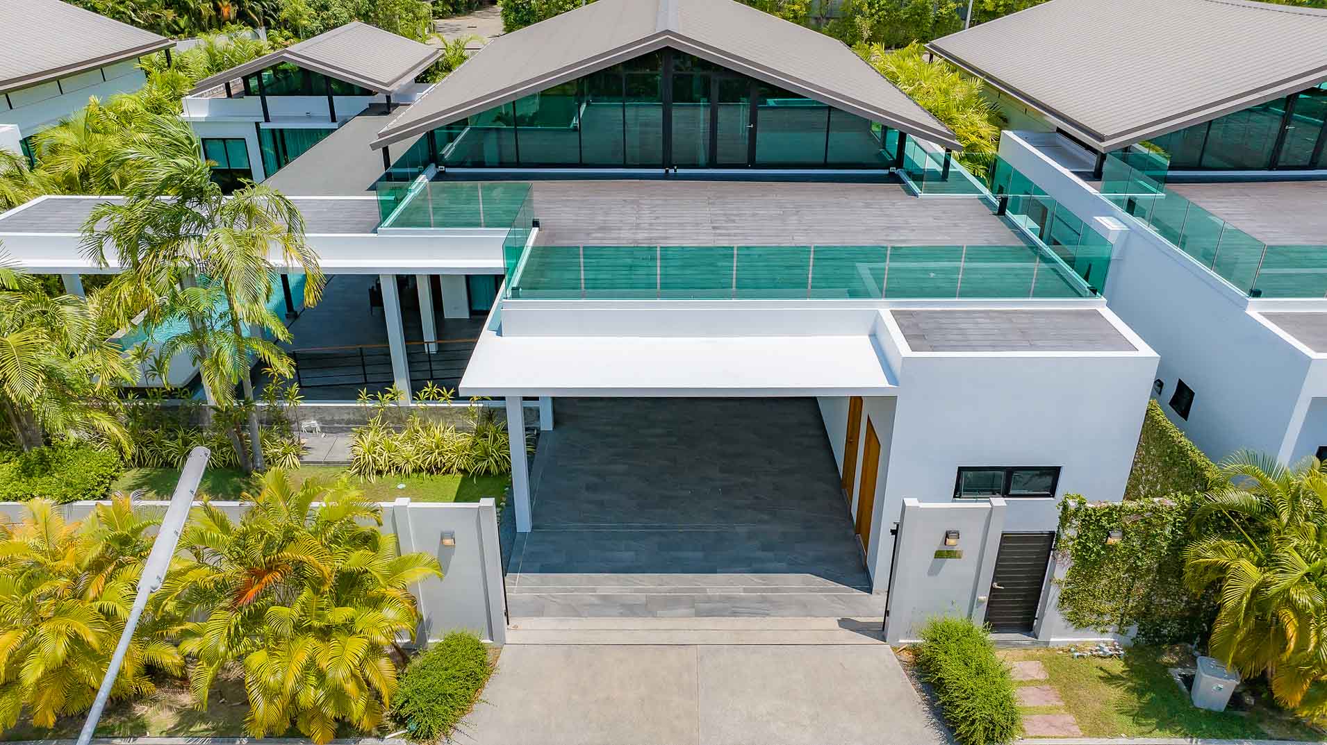 Luxury 4 Bedroom Gallery Loft Pool Villa for Sale in Nai Harn Baan Bua - Baan Varij - Photo 4