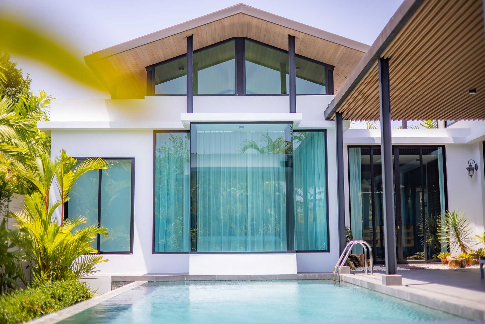 Luxury 4 Bedroom Gallery Loft Pool Villa for Sale in Nai Harn Baan Bua - Baan Varij - Photo 5