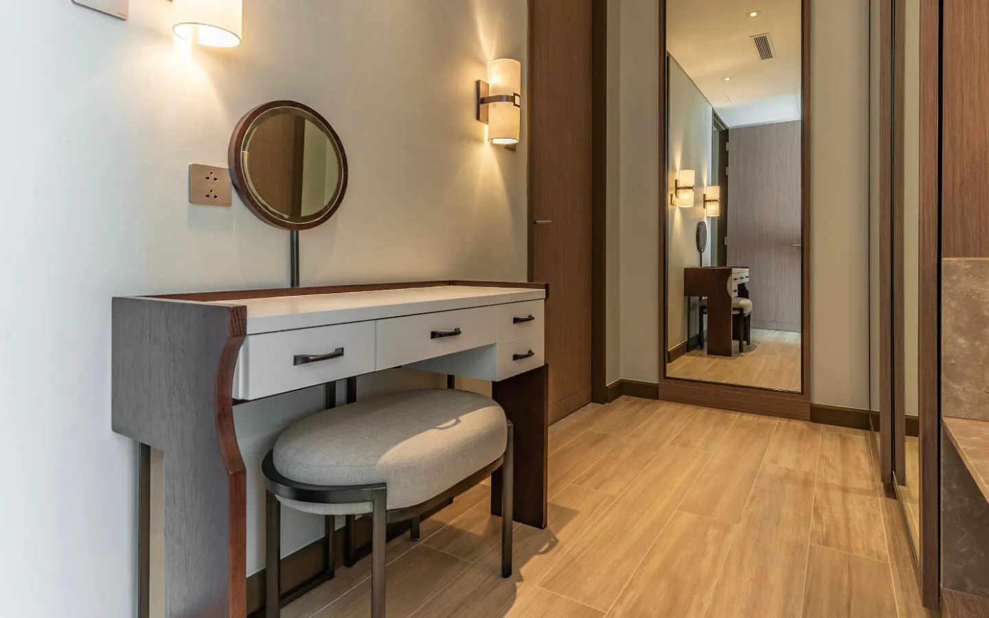 Interior view of Stunning 2 Bedroom Foreign Freehold Penthouse for Sale in Angsana Oceanview Residences