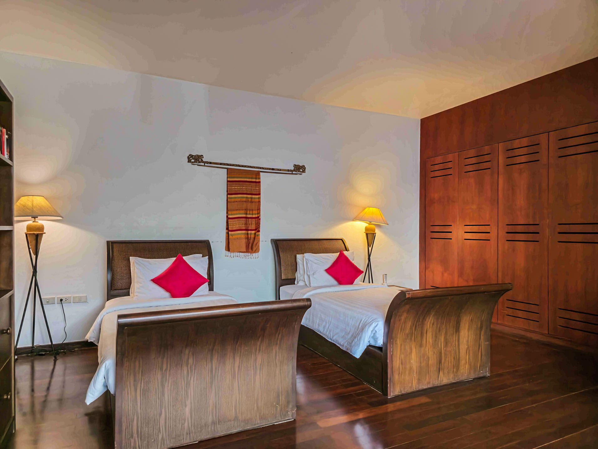 4 Bedroom Villa on 2,013 sqm Land Plot for Sale in the Exclusive Layan Estate, Phuket - Photo 6