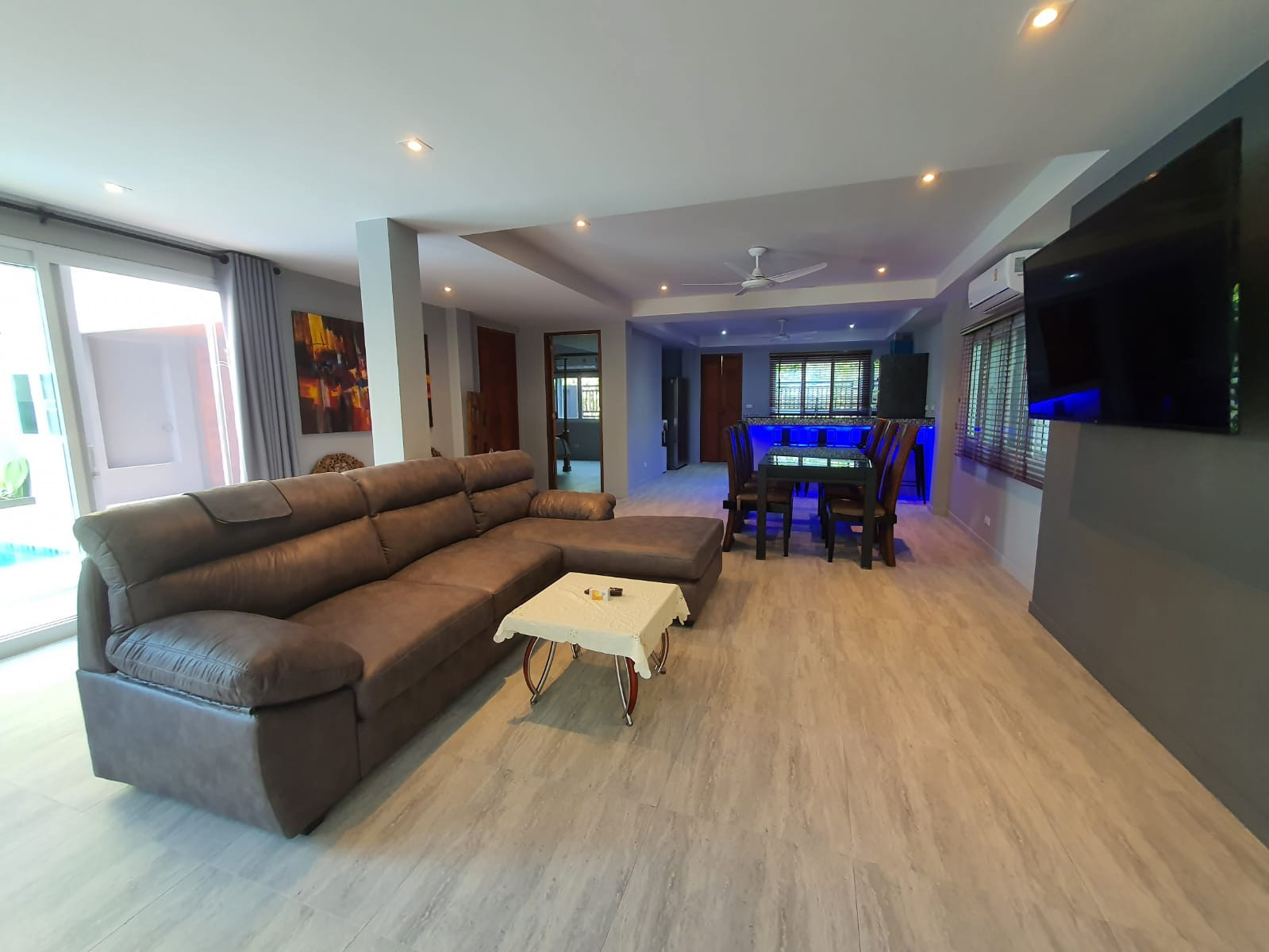 Modern 4-Bedroom Pool Villa for Sale in Rawai - Photo 7