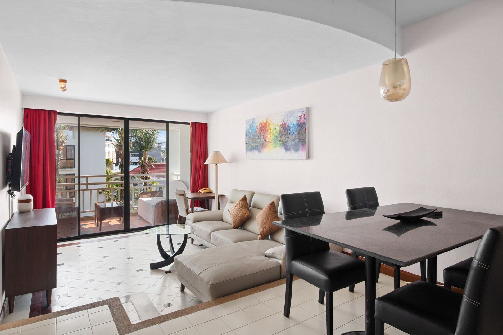1-Bed Foreign Freehold Condo For Sale in Sunset Beach Resort, Patong/Kalim