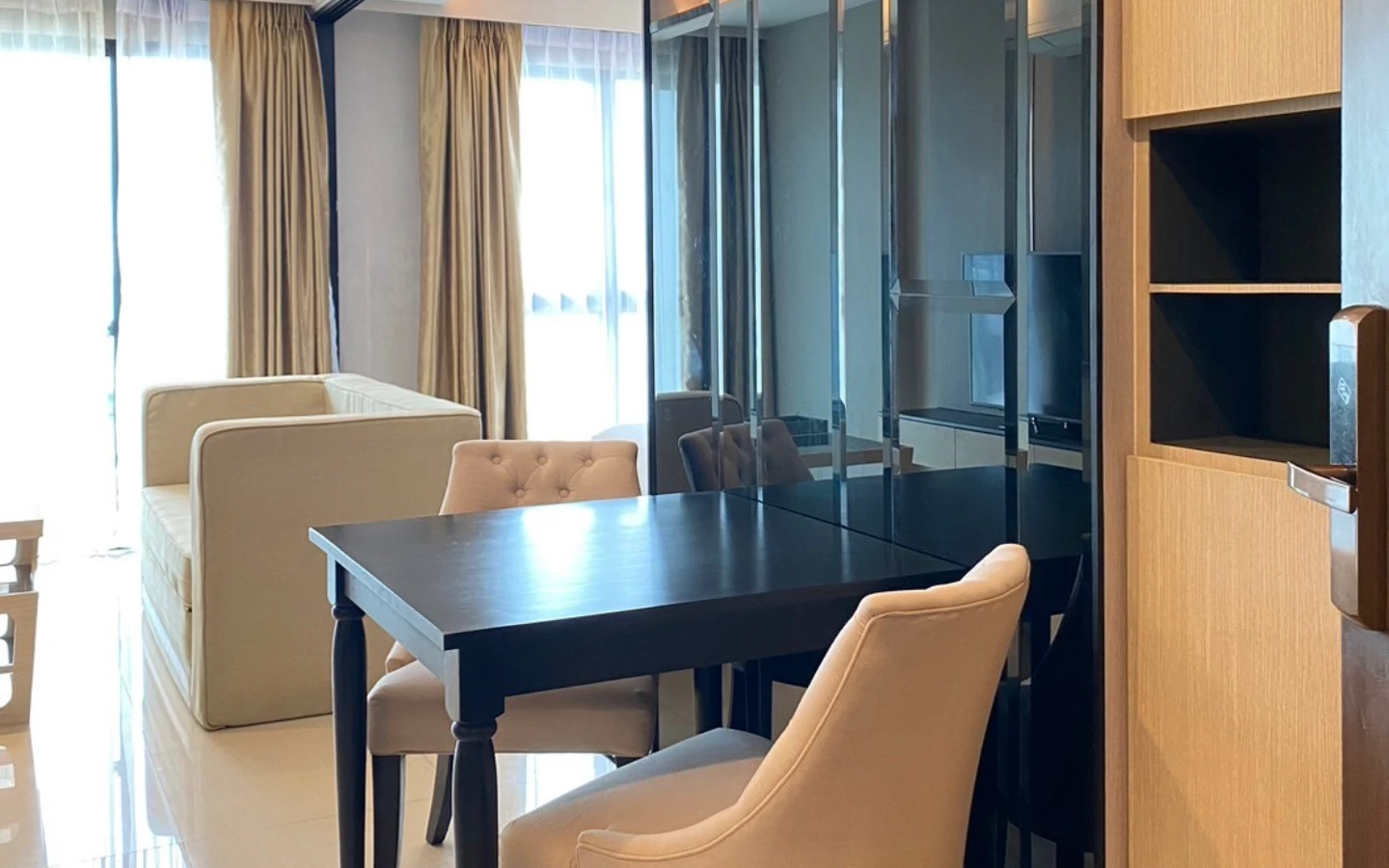 Interior view of One Bedroom Condo for Sale at Panora Mida Grande Surin - B105