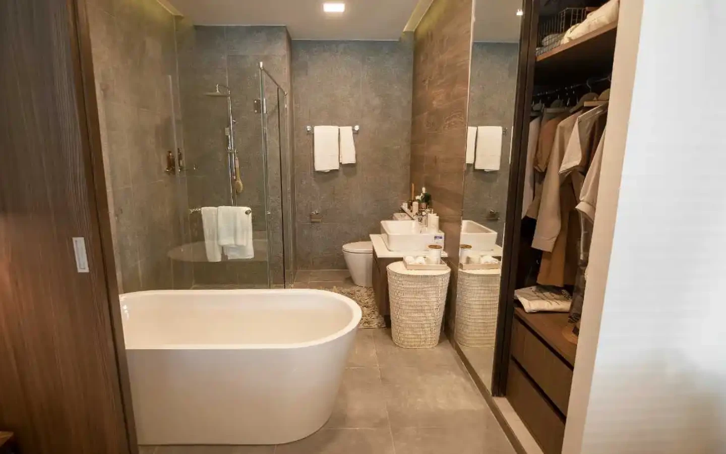 Interior view of 2 Bedroom Condo for Sale in Proud Residences Karon
