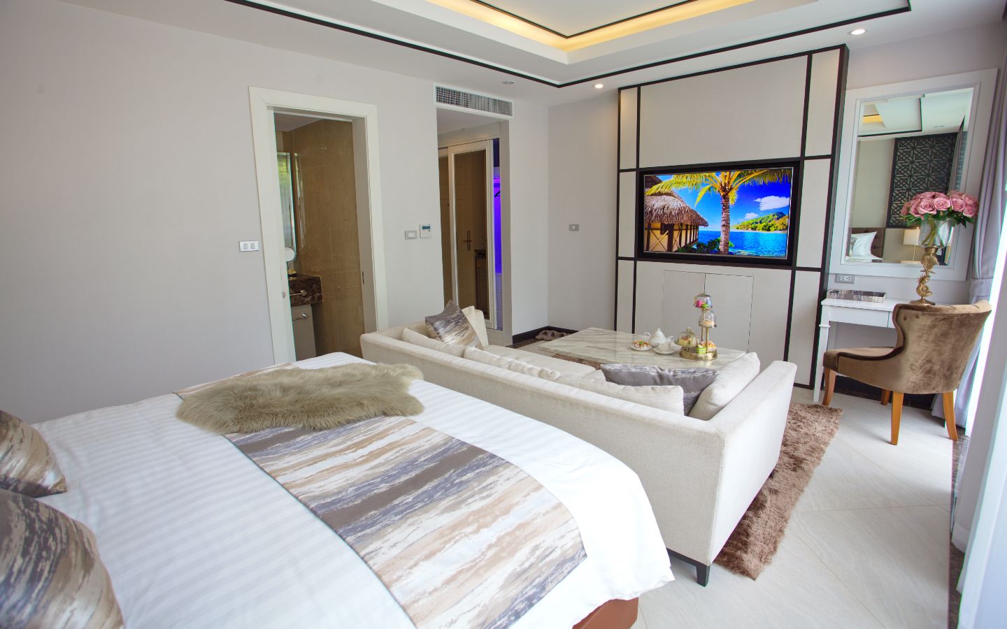 Studio Apartment for Sale in Surin Sands Condominium, Phuket - 8% Guaranteed Returns for 3 Years - Photo 4