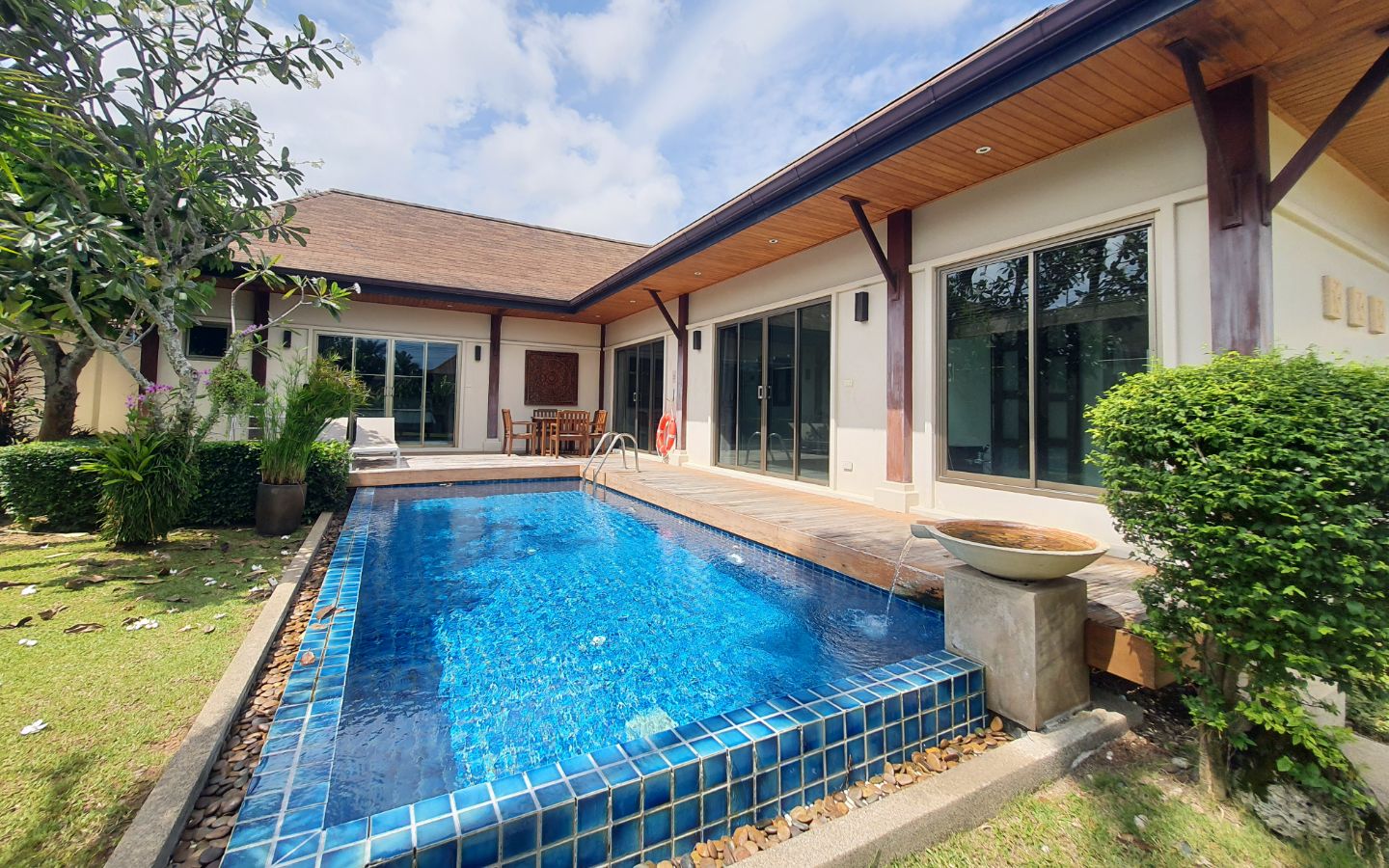 Interior view of 2 Bedroom Ready to Move in Pool Villa for Sale in Naiharn Beach