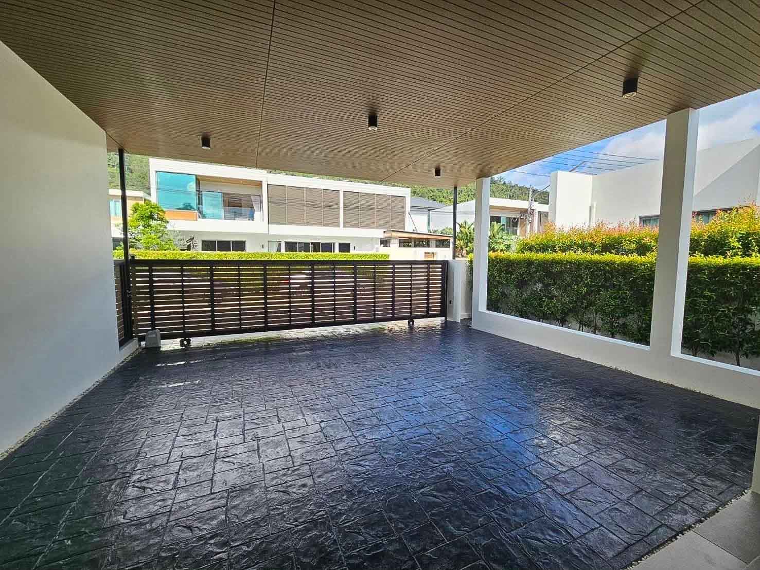 Interior view of 3 Bedroom Lakeview Resale Pool Villa for Sale at Casa Signature in Phuket Town - From Private Owner